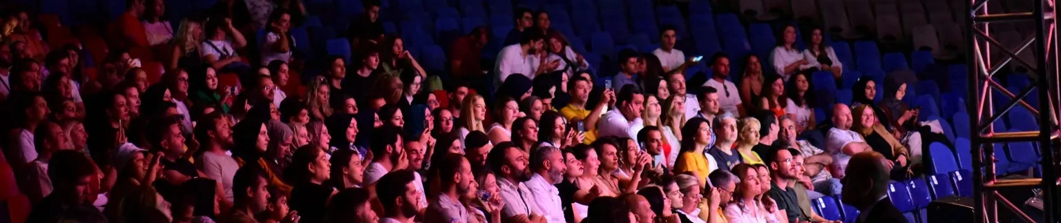 Oran Açıkhava Sahnesi