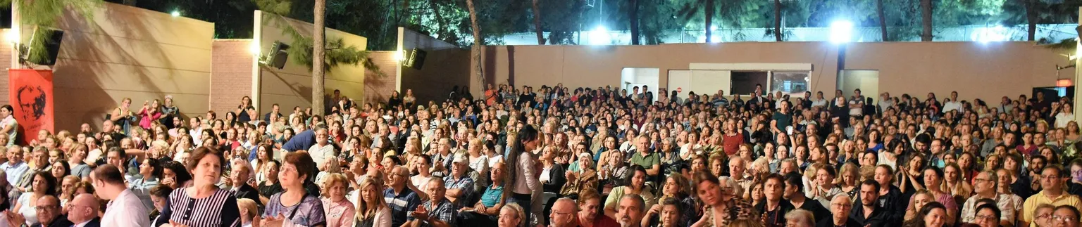 Bornova Ayfer Feray Açık Hava Tiyatrosu