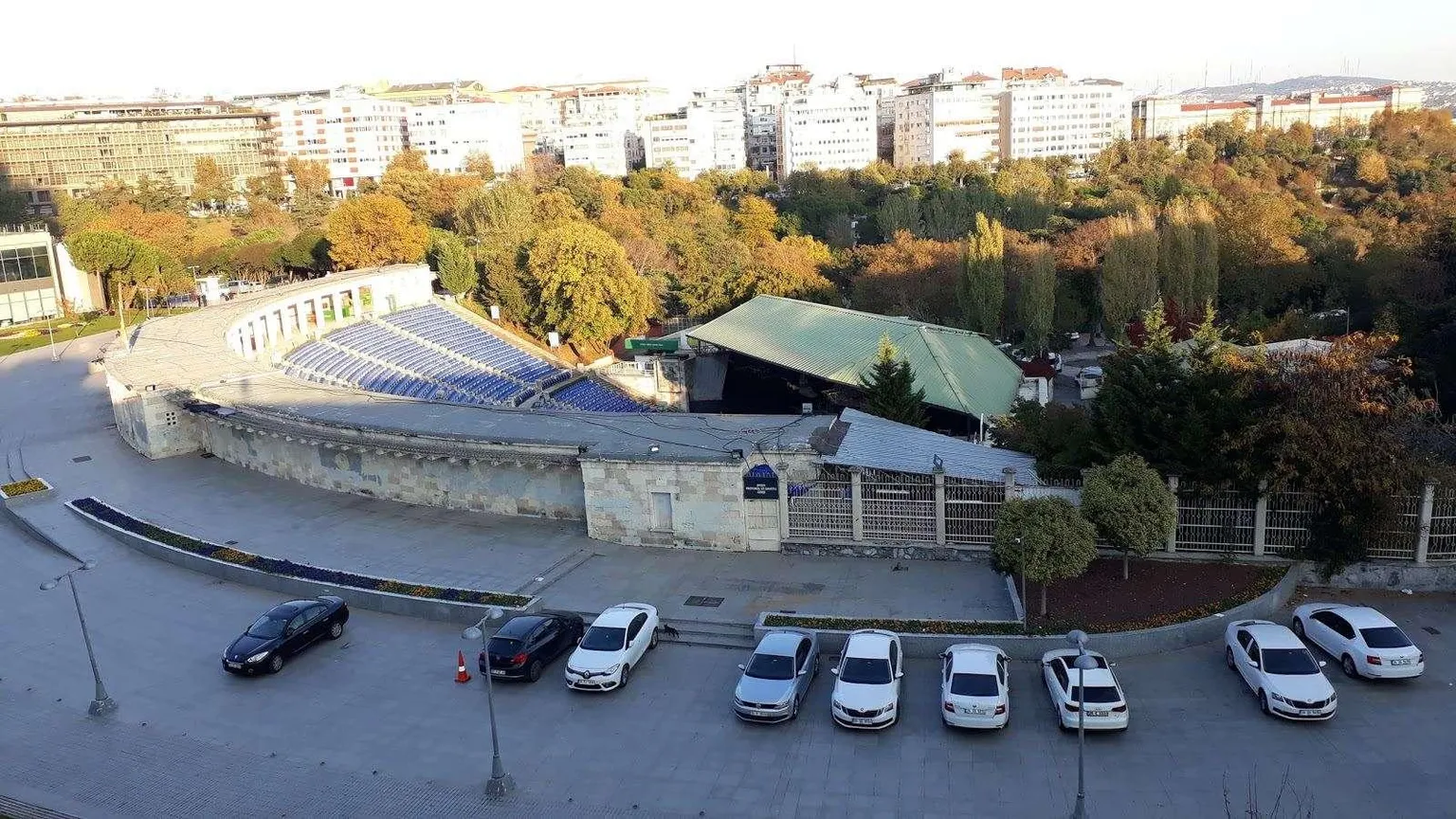Harbiye Cemil Topuzlu Açıkhava Sahnesi