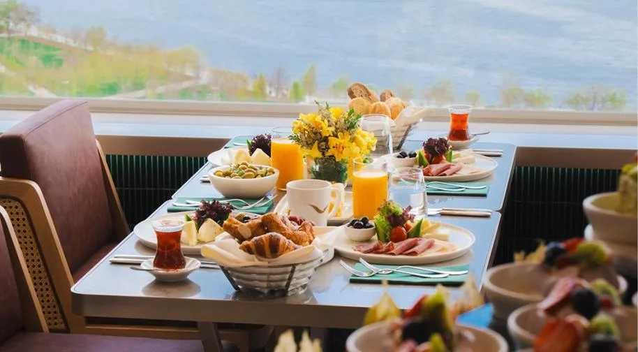 DJ Sinan Uçan ile Pazar Brunch